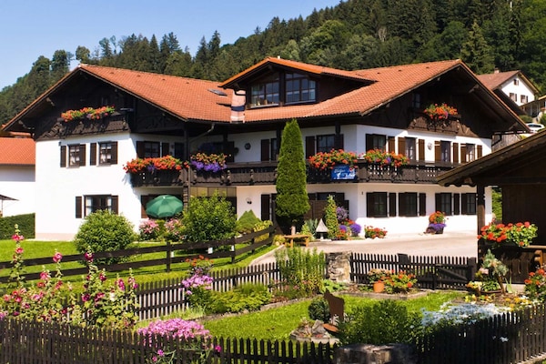 Rustgevend vakantiehuis voor 2 personen in Hopfen am See - thumbnail 2