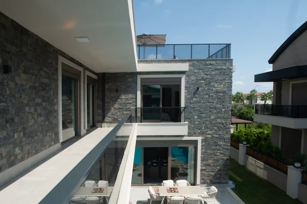 Ruime luxe villa in Antalya voor 12 personen - thumbnail 4