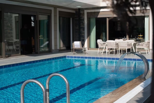 Ruime luxe villa in Antalya voor 12 personen - thumbnail 6