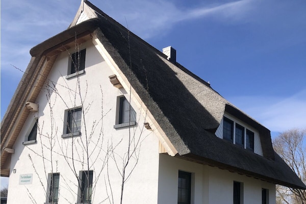 Vakantiehuis Hiddenseeblick in Dranske met houtkachel, WiFi en 2 badkamers - thumbnail 6
