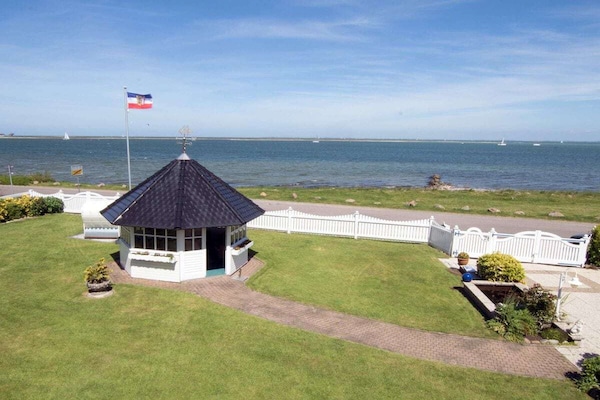 Vakantiehuis in Heiligenhafen met panoramisch uitzicht op zee - thumbnail 3
