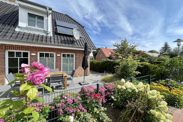 Modern vakantiehuis met sauna en 3 slaapkamers op 1 km van Wyk - thumbnail 1