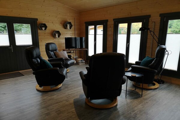 Vakantiehuis Barbara in Enspel: knusse bungalow met zonnig terras - thumbnail 5