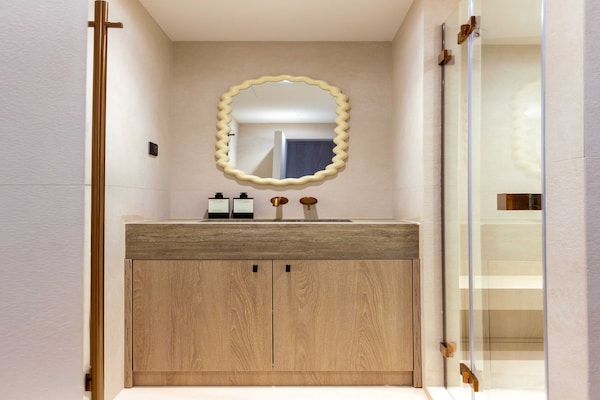Elegant appartement met zeezicht in Antibes - thumbnail 5