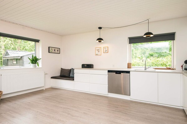 Vrijstaand vakantiehuis voor 10 personen aan de golfbaan in Fårvang - thumbnail 3