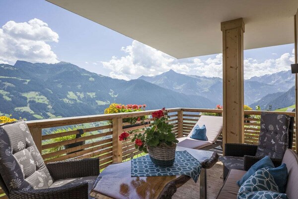 Zonnig vakantiehuis in Hippach met uitzicht op de Zillertaler Alpen - thumbnail 5