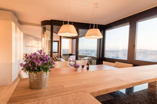 Panoramisch appartement op 11e etage met uitzicht over de wijngaarden van Wenen - thumbnail 6