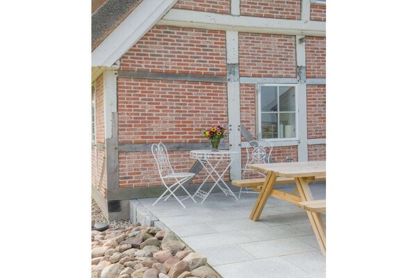 Sfeervol rietgedekt vakantiehuis in Hamburg voor 7 personen - thumbnail 3