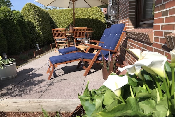 5-persoons vakantiehuis in het centrum van Hage - thumbnail 2