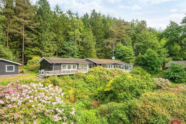 8-persoons vakantiehuis in Silkeborg op 350 meter van het meer - thumbnail 1