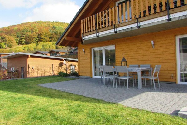 Comfortabel vakantiehuis met sauna en houtkachel in Rieden - thumbnail 3