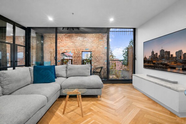 Licht appartement op 2 minuten van het strand in Port Melbourne - thumbnail 2