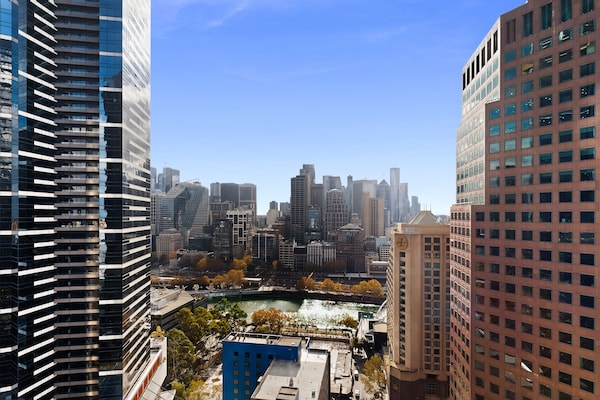 Stijlvol appartement met skyline-uitzicht in Southbank - thumbnail 3