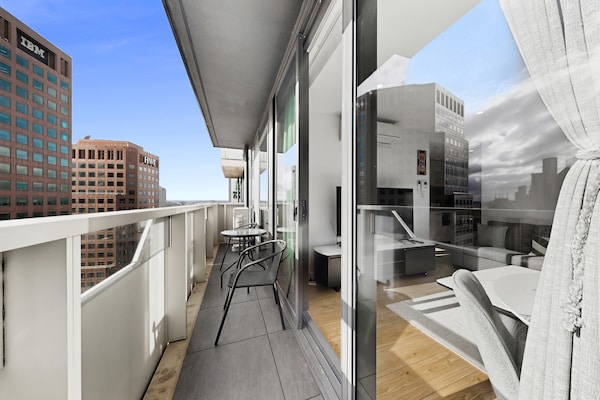 Stijlvol appartement met skyline-uitzicht in Southbank - thumbnail 4