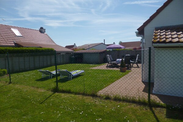 Dicht bij centrum De Haan: 5-persoons vakantiehuis met omheinde tuin - thumbnail 4
