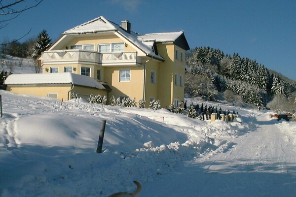 Comfortabel vakantiehuis met terras in Bad Sachsa - thumbnail 4