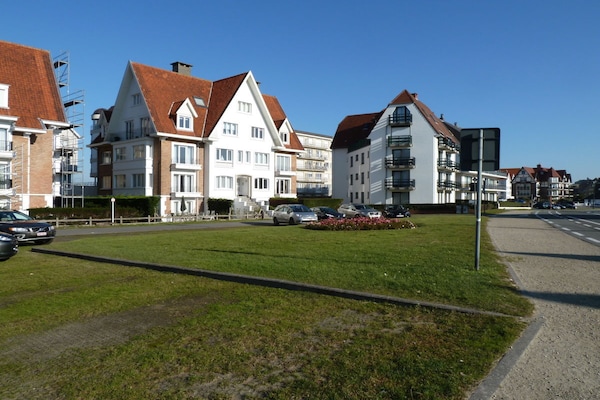 4-persoons vakantiehuis met zeezicht in De Haan, 1 km van centrum - thumbnail 2