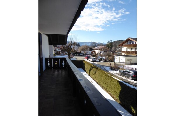Modern vakantiehuis met bergpanorama in Garmisch-Partenkirchen - thumbnail 3