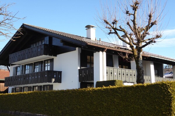 Modern vakantiehuis met bergpanorama in Garmisch-Partenkirchen - thumbnail 6