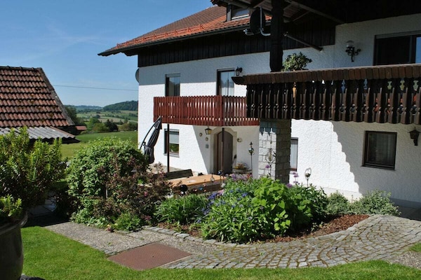 5-persoons vakantiehuis in Waldkirchen met terras en uitzicht - thumbnail 1