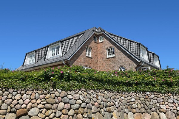 Stijlvol vakantiehuis met uitzicht op de Waddenzee in Rantum Sylt - thumbnail 1