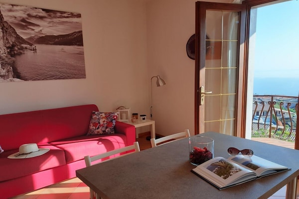 Op 800m van het centrum: sfeervol vakantiehuis in Tignale - thumbnail 2