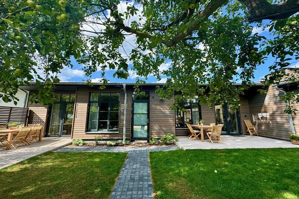 Ruim vakantiehuis met sauna in Ostseebad Nienhagen - thumbnail 1
