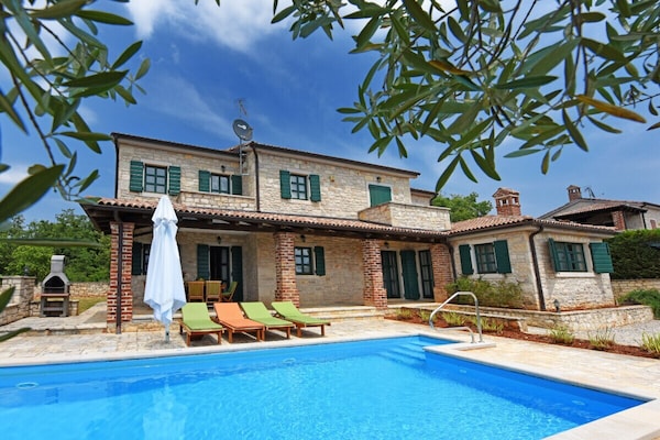 Ruime villa in Sveti Lovrec voor 8 personen - thumbnail 2