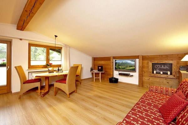Centraal gelegen vakantiehuis in Grainau met uitzicht op de bergen - thumbnail 4
