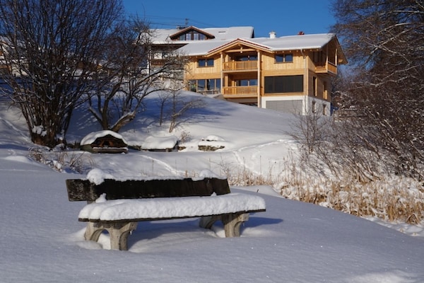 Ruim chalet in Rieden voor 8 personen met uitzicht op het meer - thumbnail 4