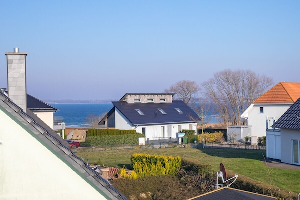 Licht vakantiehuis in Wohlenberg met balkon en zeezicht - thumbnail 4