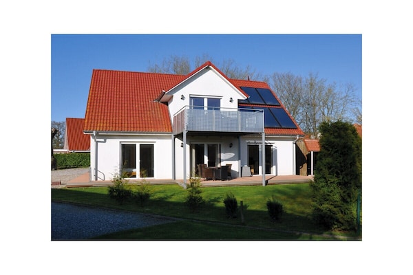 Centraal gelegen vakantiehuis in Kellenhusen voor 5 personen · 70 m² - thumbnail 1