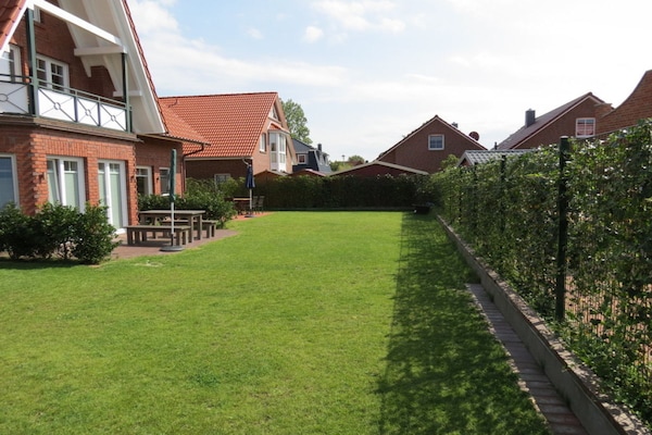 4-persoons vakantiehuis in Krummhörn met marmeren badkamer - thumbnail 2