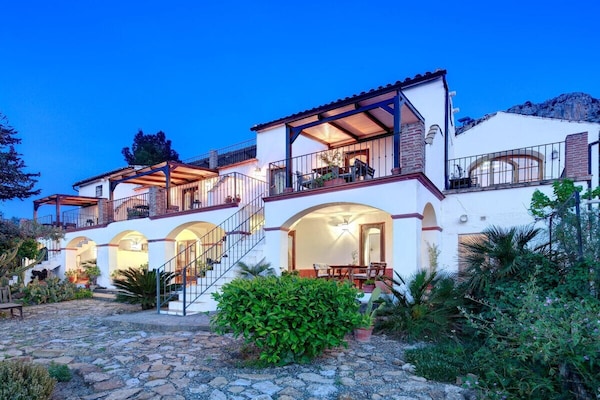 28300 - Campillos