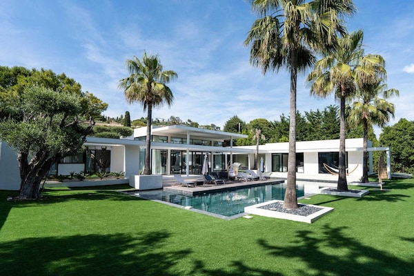Ruime villa met zwembad in het groene Mougins voor 10 personen - thumbnail 3