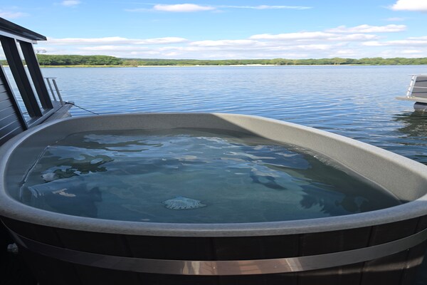 Houseboat Marina Mookerplas with Duo Hot Tub | 4 - 6 people - thumbnail 2