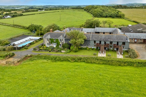 Squire, Quinceborough Farm - thumbnail 1