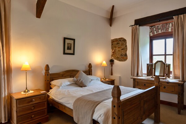 Roost, Quinceborough Farm - thumbnail 4