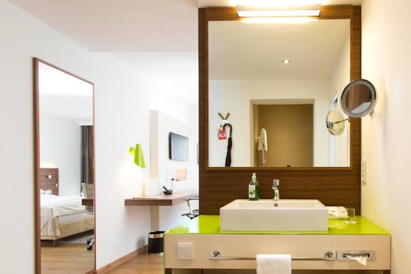Wolfsburg Sandkamp Superior Single Room - thumbnail 5