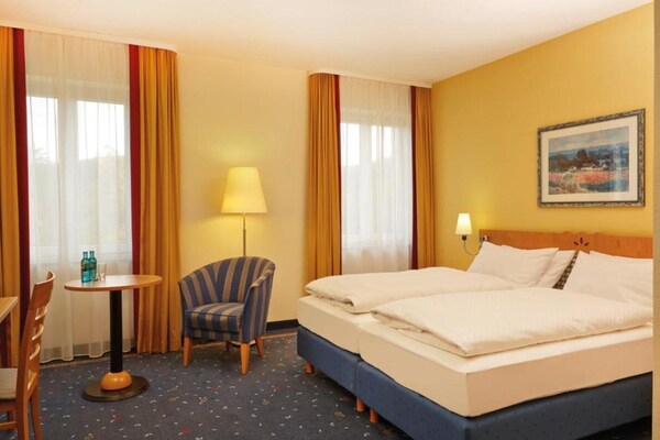 Sunday Hotel Friedrichroda Deluxe Room - thumbnail 3