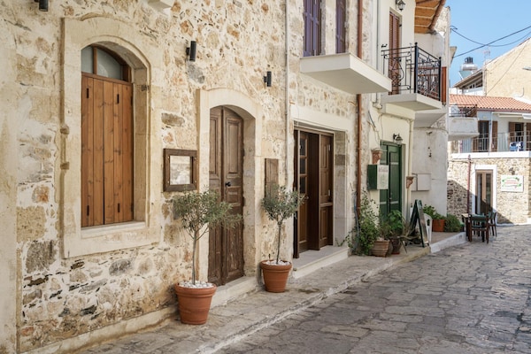 Kamares Villa - thumbnail 1