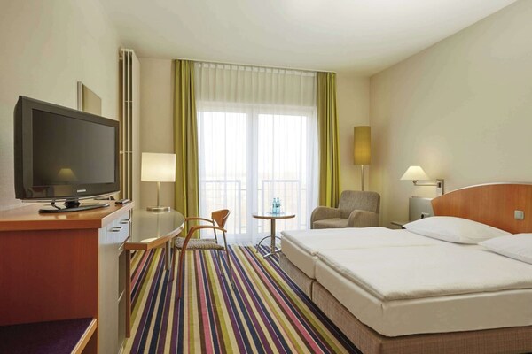 Sunday Hotel Köln Hürth  Twin Room - thumbnail 3
