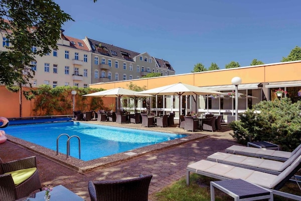 Sunday Hotel Berlin City West Standard Twin Room - thumbnail 2