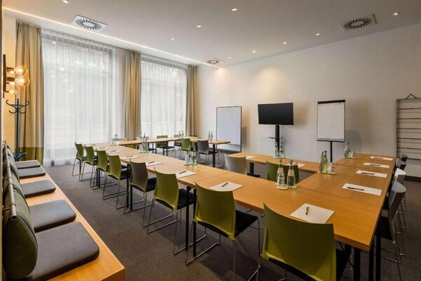 Sunday Hotel Leipzig Suite - thumbnail 6