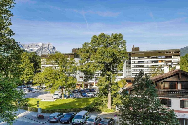 Sunday Hotel Garmisch Partenkirchen Double Room with Extra Bed - thumbnail 6