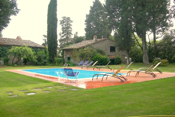 Knus appartement in Toscaans bos met zwembad, nabij Florence - thumbnail 6