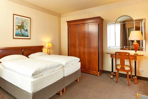 Sunday Hotel Hannover Suite - thumbnail 2