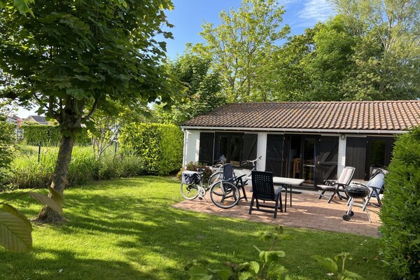 4-persoons vakantiehuis met omheinde tuin in De Haan - thumbnail 1