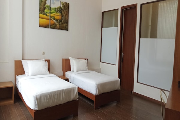 Pondokan Tjiburial Twin Suite - Bandung