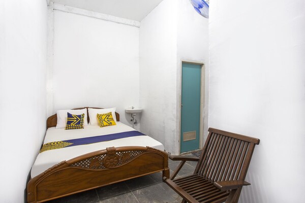 Cozy Standard Double Near Metro Mall - Bekasi